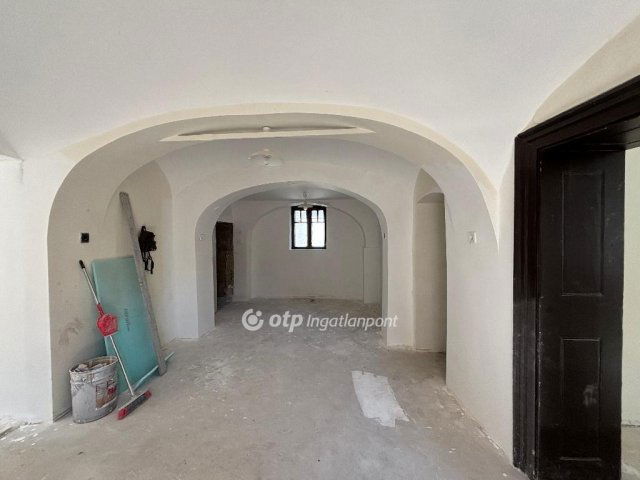 Eladó családi ház, Pápán 20.9 M Ft, 3 szobás