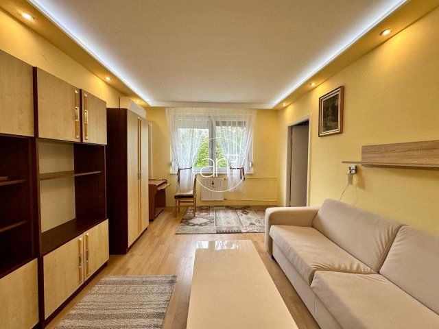 Kiadó panellakás, albérlet, Szegeden 170 E Ft / hó, 2+1 szobás