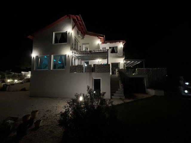 Eladó családi ház, Szentendrén 150 M Ft, 5 szobás