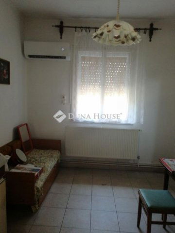 Eladó családi ház, Egyeken 17 M Ft, 1 szobás