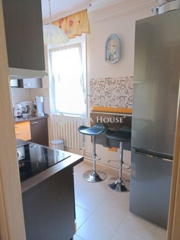 Eladó panellakás, Pécsett 63.5 M Ft, 3 szobás