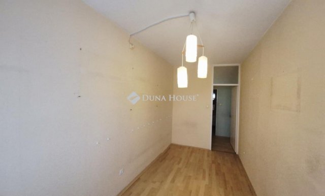 Eladó panellakás, Budapesten, IV. kerületben, Dugonics utcában