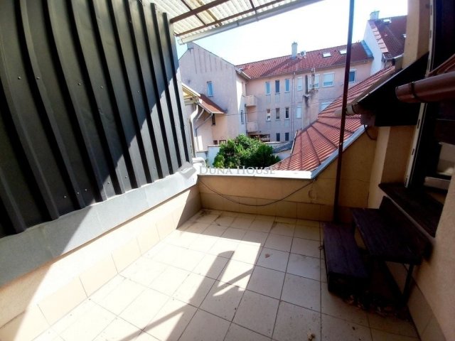 Eladó ikerház, Kecskeméten 98 M Ft, 4 szobás