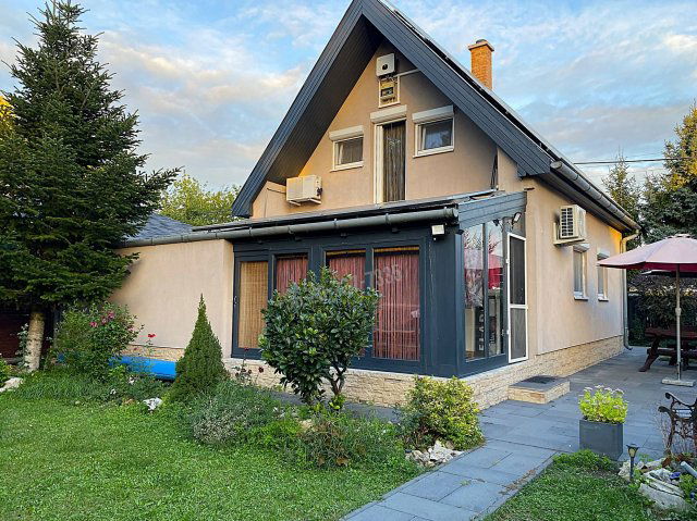 Eladó családi ház, Áporkán 134.9 M Ft, 2 szobás