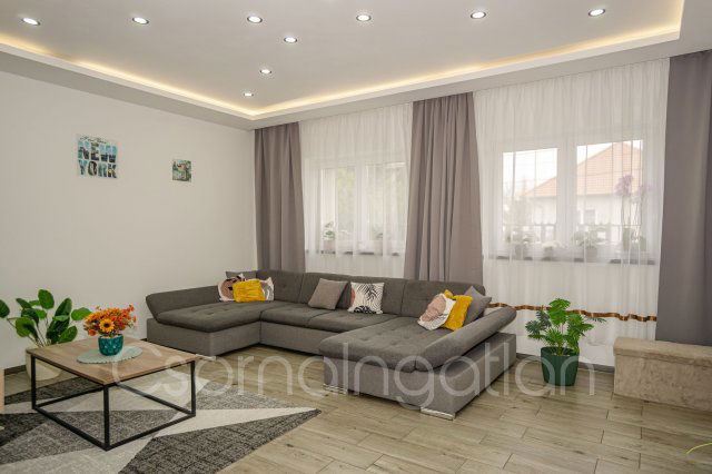 Eladó családi ház, Csornán 89.9 M Ft, 3 szobás