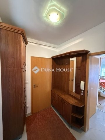 Eladó téglalakás, Pécsett 114.9 M Ft, 4 szobás