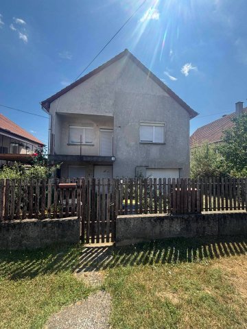Eladó családi ház, Ongán 49.999 M Ft, 4 szobás