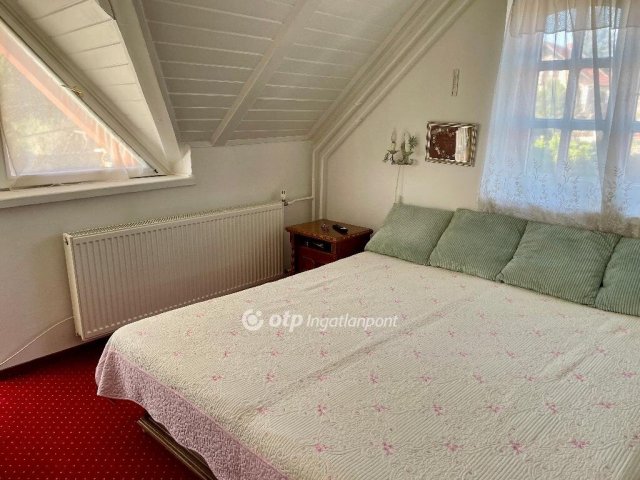 Eladó családi ház, Pencen 119 M Ft, 4+2 szobás