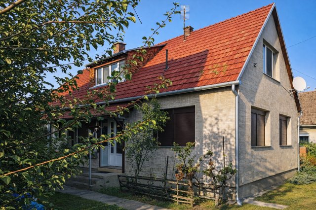 Eladó családi ház, Sellyén 30 M Ft, 5 szobás