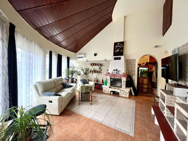 Eladó családi ház, Veresegyházon 142.9 M Ft, 5 szobás