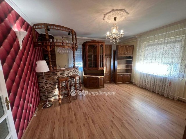 Eladó családi ház, Szentlőrinckátán 59.9 M Ft, 5+1 szobás