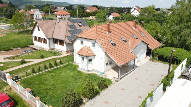 Eladó családi ház, Csákváron 100 M Ft, 4 szobás