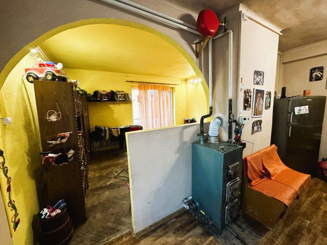 Eladó téglalakás, Komlón 16 M Ft, 2 szobás