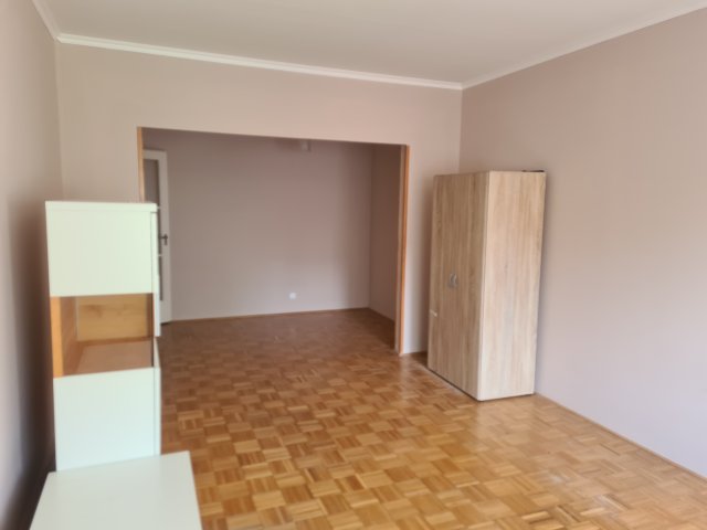 Kiadó panellakás, albérlet, Győrött 160 E Ft / hó, 2 szobás