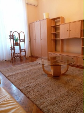 Kiadó téglalakás, albérlet, VI. kerületben, Teréz körúton