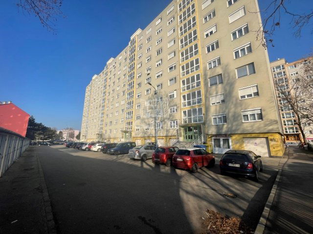 Eladó panellakás, Székesfehérvárott 51 M Ft, 2+1 szobás