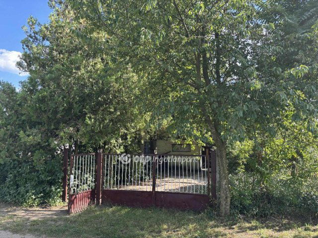 Eladó mezogazdasagi ingatlan, Debrecenben 4 M Ft