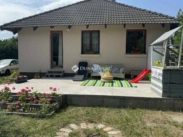 Eladó családi ház, Táborfalván 64.99 M Ft, 4 szobás