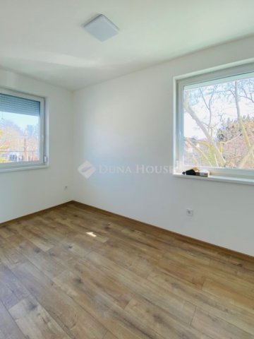 Eladó sorház, Budapesten, XVIII. kerületben 139.9 M Ft, 4 szobás