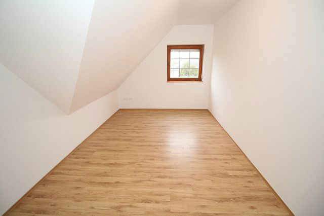 Eladó ikerház, Nagytarcsán 117.9 M Ft, 5 szobás