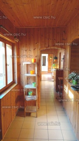 Eladó családi ház, Csomádon 39.9 M Ft, 4 szobás