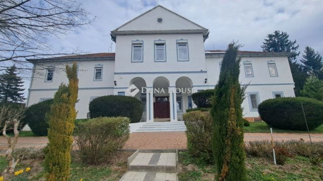 Eladó családi ház, Misefán 820 M Ft, 22 szobás