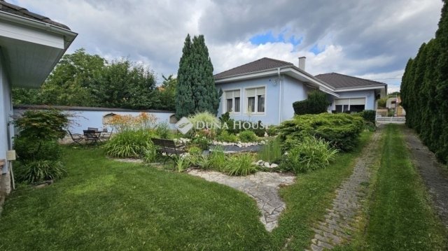 Eladó családi ház, Gyömrőn 159.99 M Ft, 4 szobás