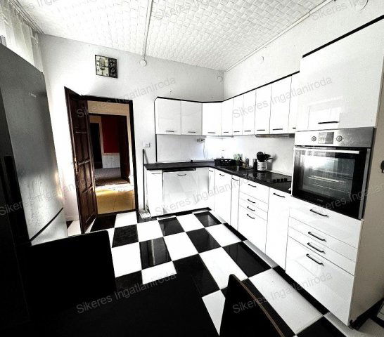 Eladó családi ház, Székesfehérvárott 71.99 M Ft, 6 szobás