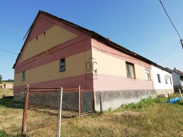 Eladó családi ház, Komlón 4.9 M Ft, 3 szobás