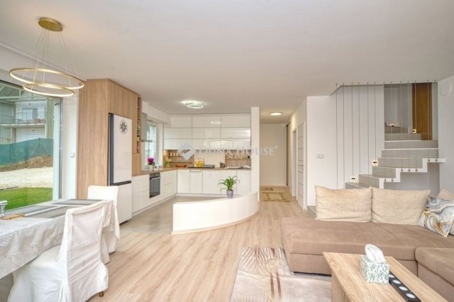 Eladó ikerház, Solymáron 209 M Ft, 4 szobás