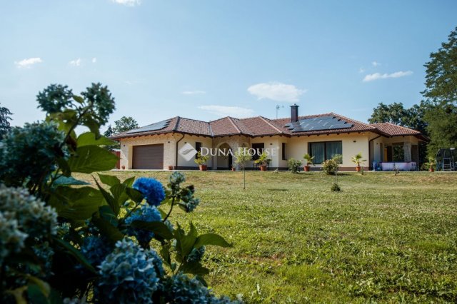 Eladó családi ház, Szentgotthárdon, Kis utcában 218.5 M Ft