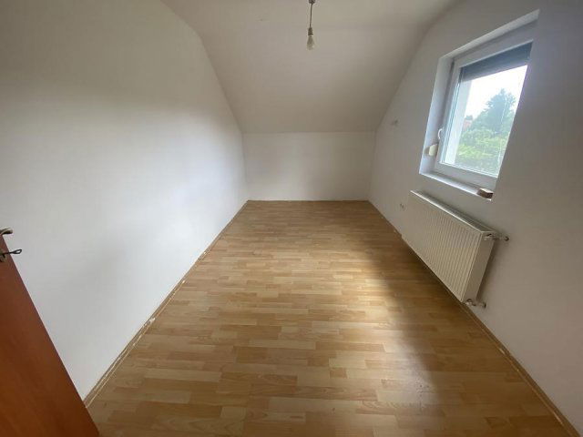 Eladó ikerház, Dunakeszin 120 M Ft, 4 szobás