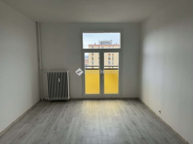 Eladó panellakás, Pécsett 45.5 M Ft, 2 szobás