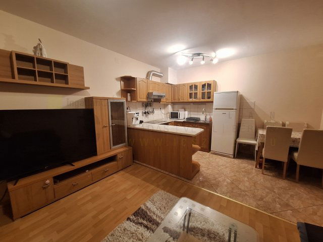 Kiadó téglalakás, albérlet, Szegeden, Avar utcában, 1+2 szobás