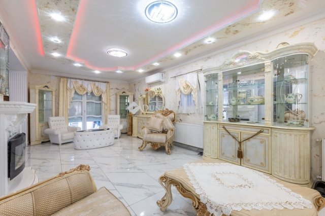 Eladó családi ház, Budakalászon 280 M Ft, 6 szobás