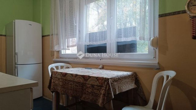 Eladó panellakás, Kecskeméten 47.4 M Ft, 2 szobás