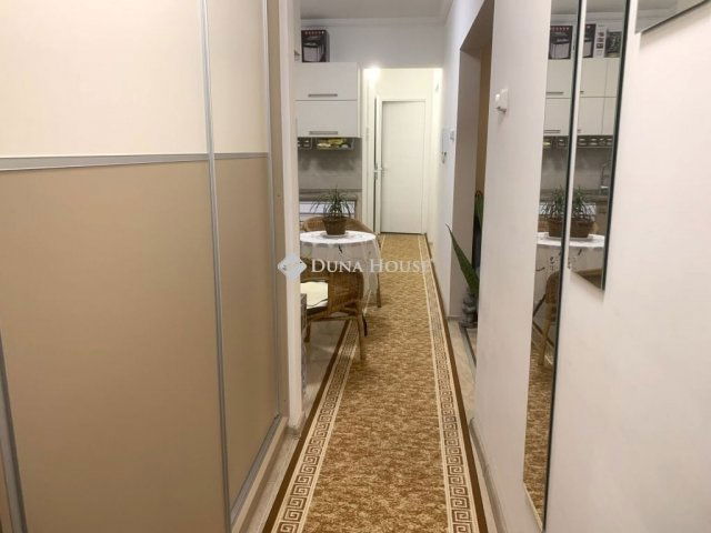 Eladó panellakás, Szegeden 65 M Ft, 4 szobás