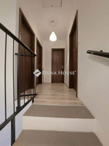 Eladó sorház, Pécelen 92.5 M Ft, 4 szobás / költözzbe.hu