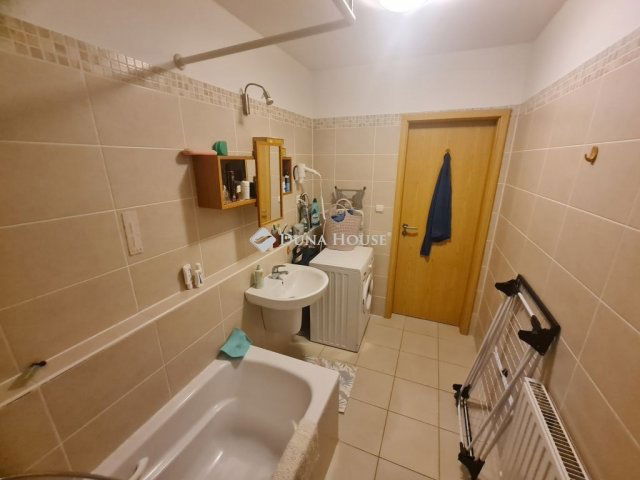 Eladó téglalakás, Budapesten, VI. kerületben 162.96 M Ft