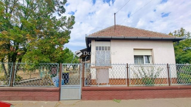 Eladó családi ház, Tápiószecsőn 49.9 M Ft, 3 szobás