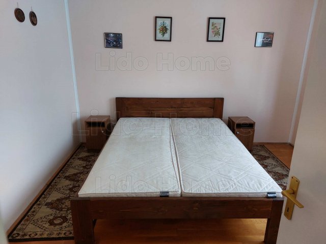 Eladó téglalakás, Veszprémben 54 M Ft, 2 szobás