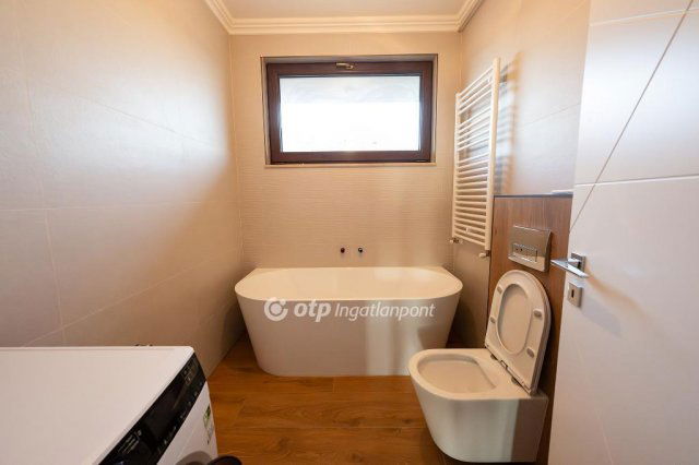 Eladó családi ház, Üllőn 184.6 M Ft, 4 szobás