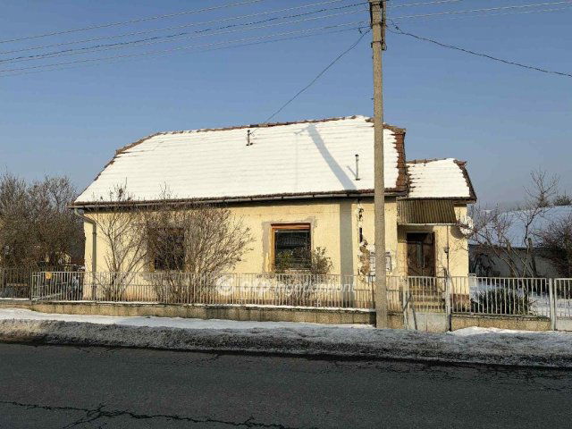 Eladó családi ház, Nagylócon 9.9 M Ft, 2 szobás