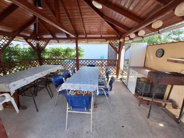 Eladó hotel, Abádszalókban 84 M Ft, 7 szobás