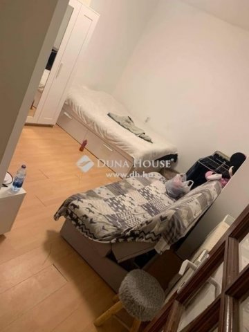 Eladó családi ház, Vecsésen 89.9 M Ft, 4 szobás