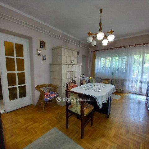 Eladó családi ház, Szekszárdon 59.9 M Ft, 5 szobás
