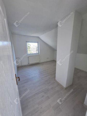 Eladó családi ház, Lábatlanon 40 M Ft, 4 szobás