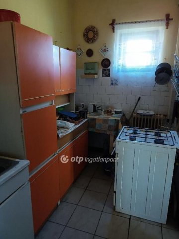 Eladó családi ház, Nyírbátorban 24.5 M Ft, 3 szobás