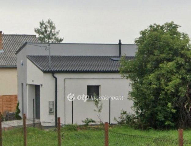 Eladó családi ház, Adonyban 54.9 M Ft, 4 szobás