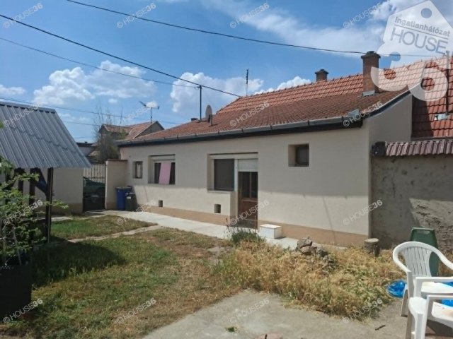 Eladó családi ház, Kecskeméten 39.9 M Ft, 2 szobás